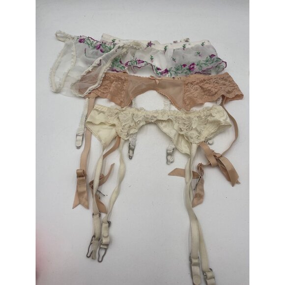 Vintage Garters 2  Frederick’s of Hollywood 1 da Notte S 1 with matching panties - Picture 1 of 9